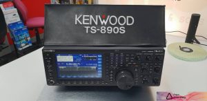 Kenwood TS-890S DX Cover bei Bonito