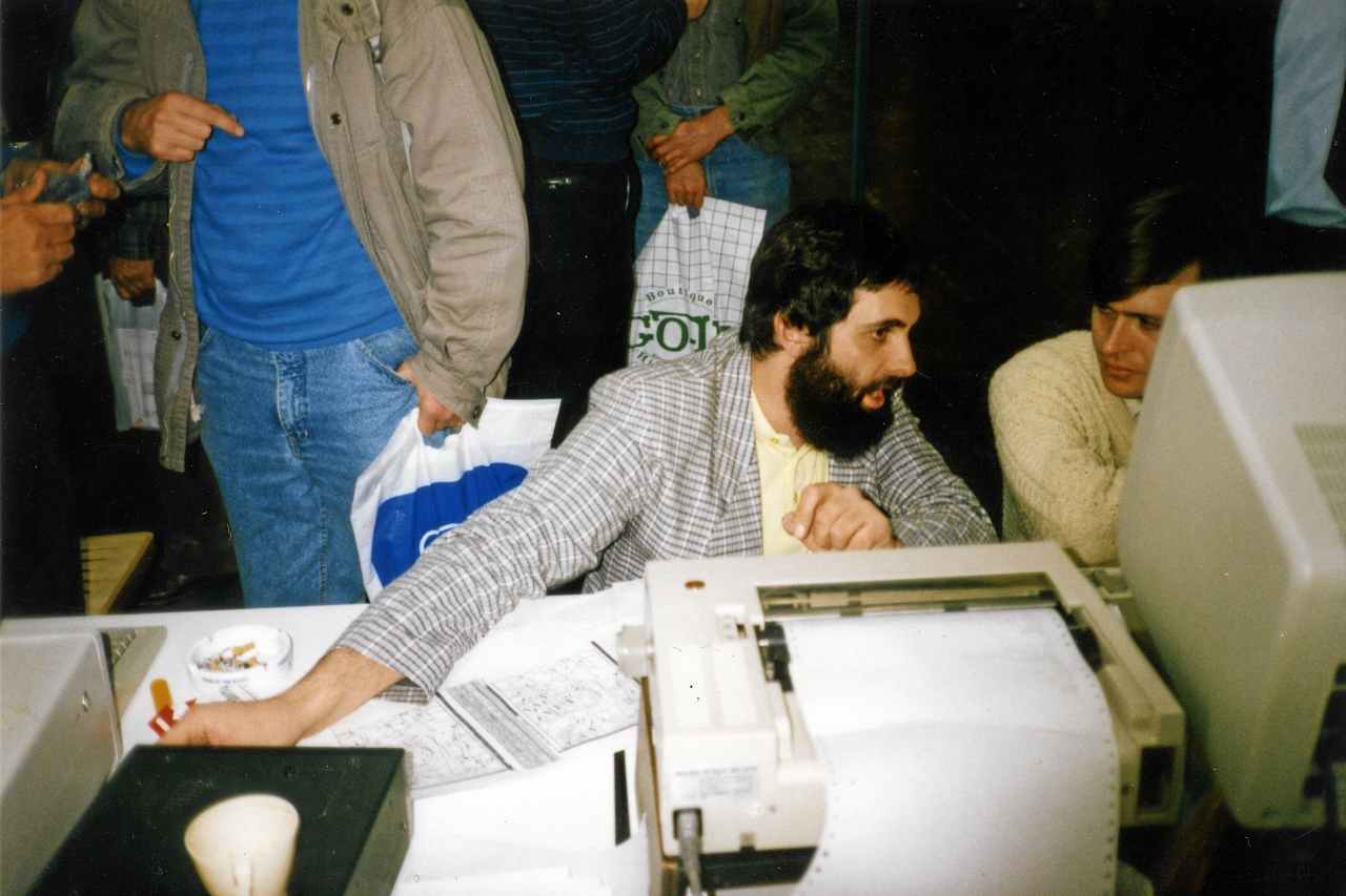 Bonito auf der Interradio 1989 Helmut Fischer im Kundengespräch
